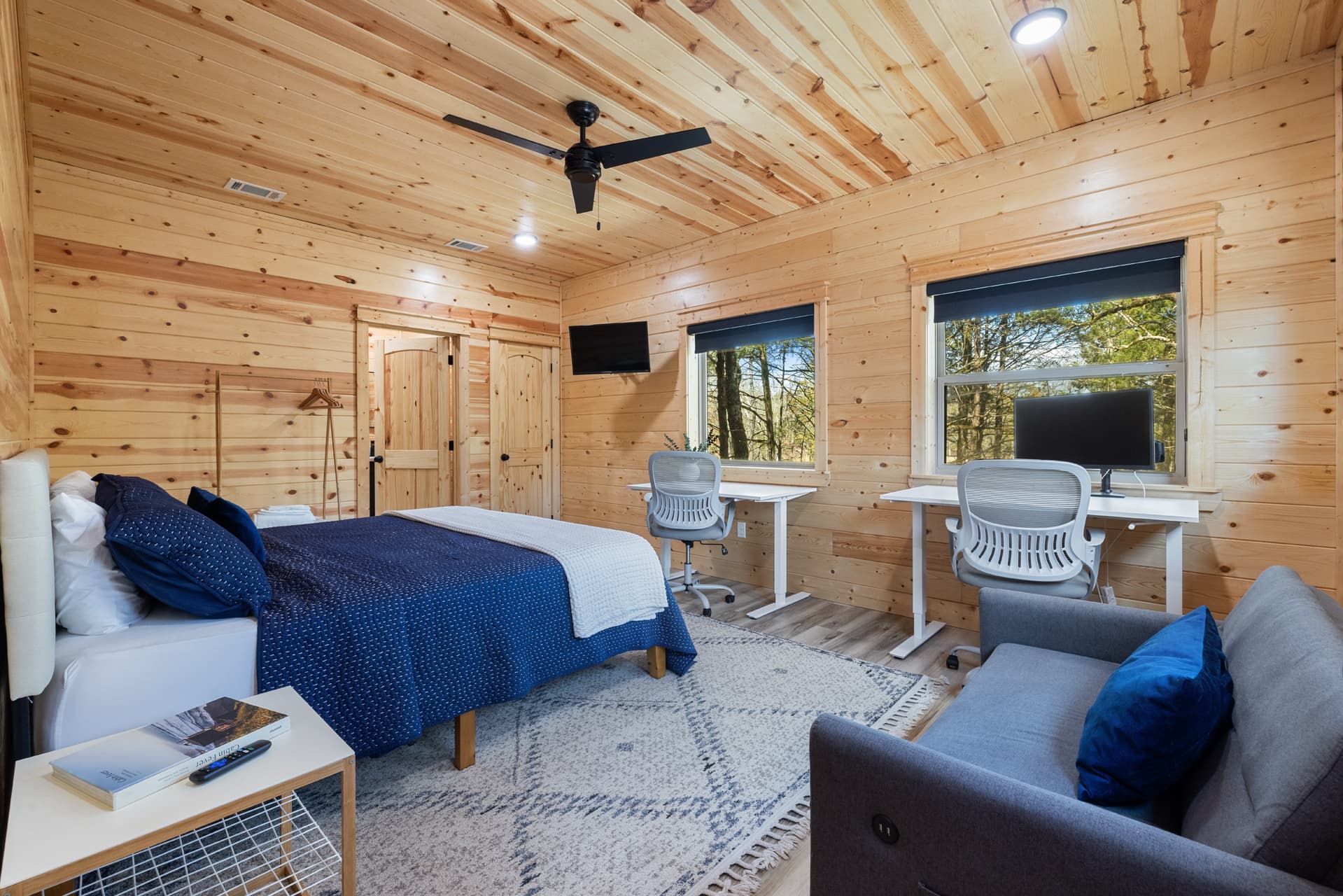 Flex Room with Desks