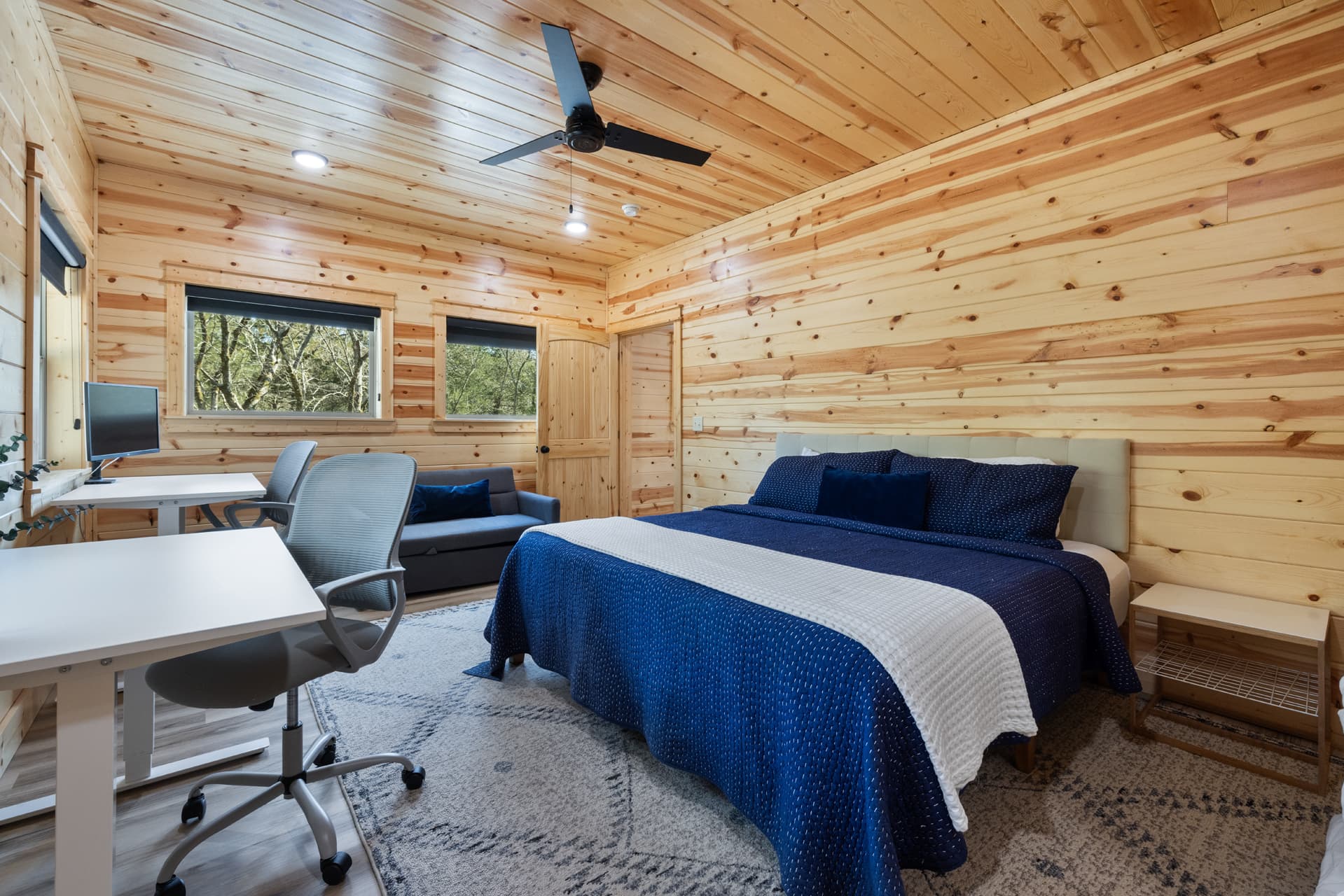 Flex Room with Desks photo 2