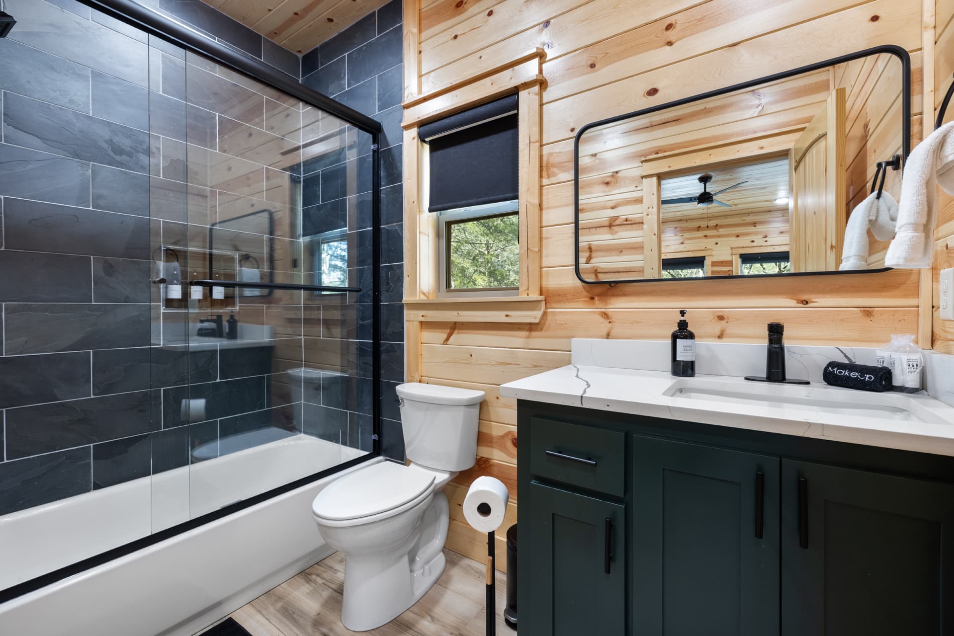 Flex Room with Desks photo 3