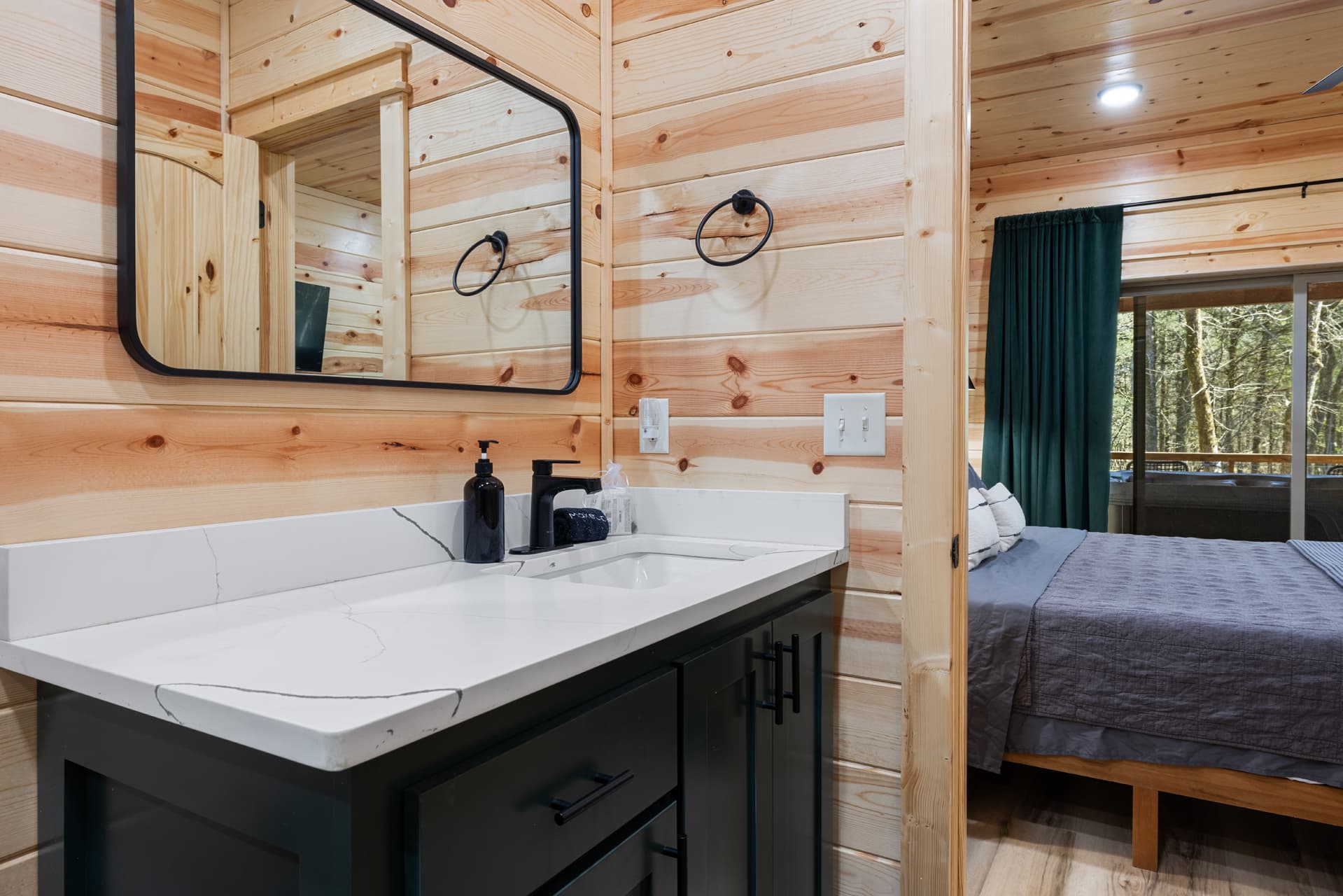 Main Bedroom photo 6