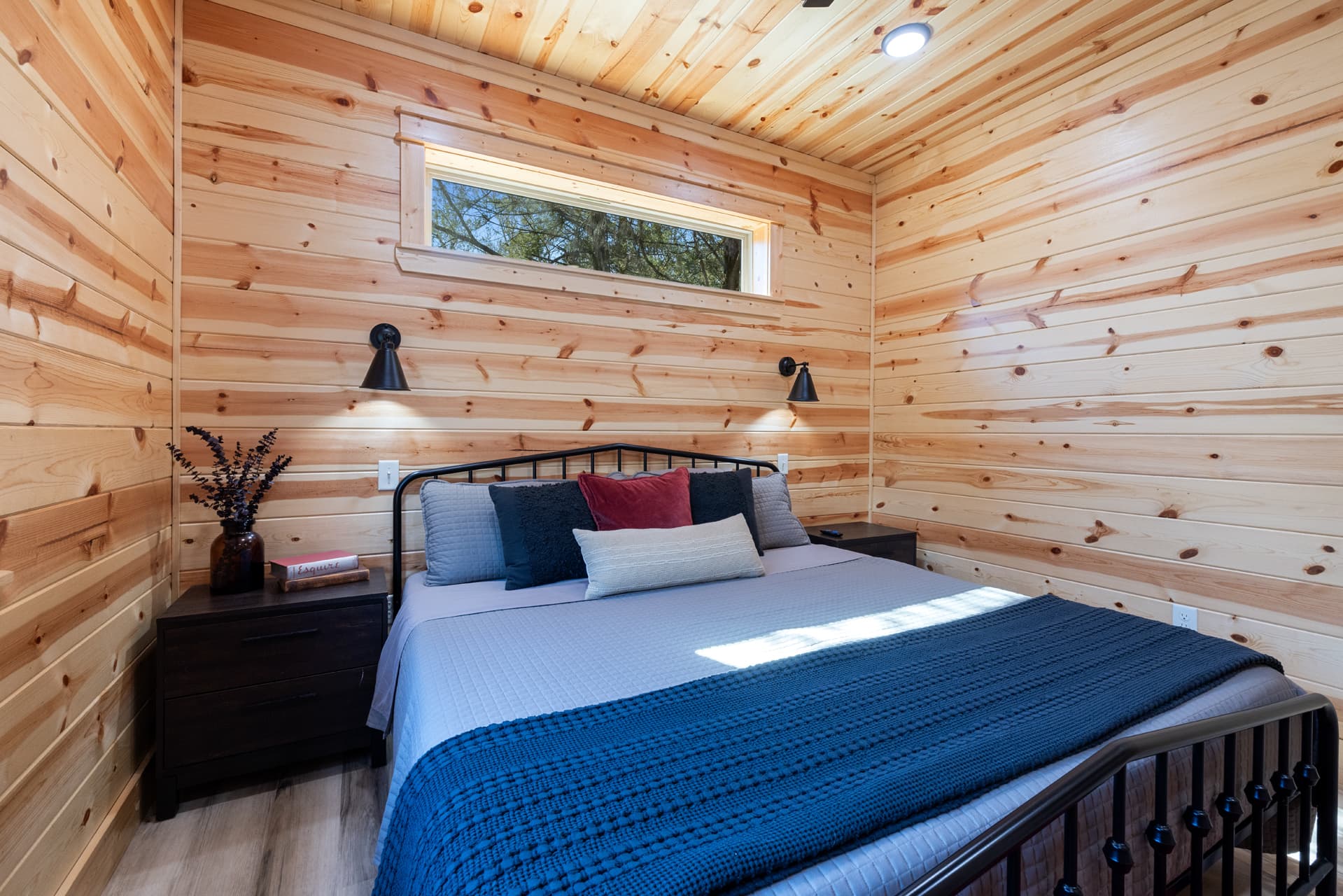 Creekside Bedroom photo 3