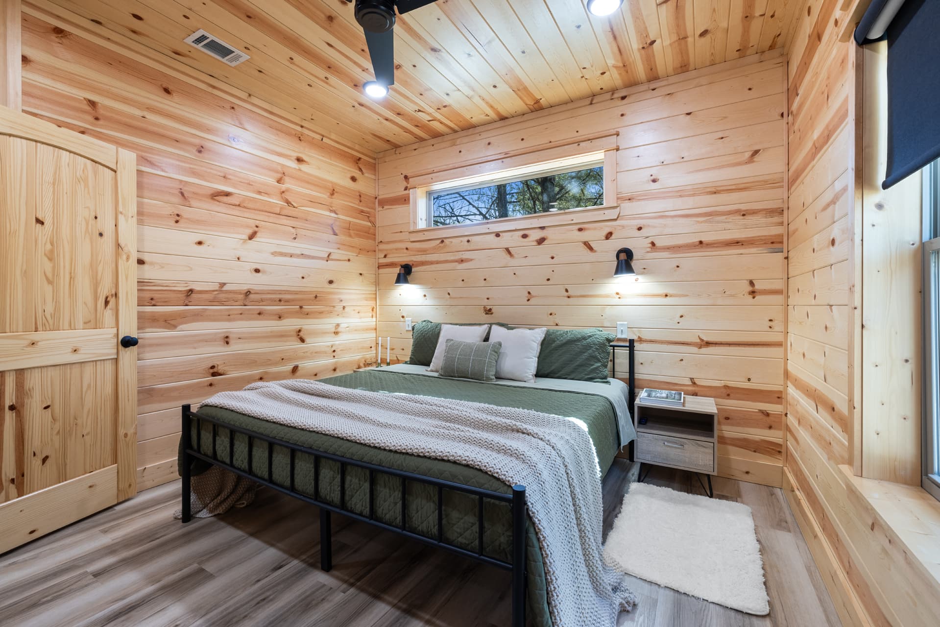 Forestside Bedroom photo 3